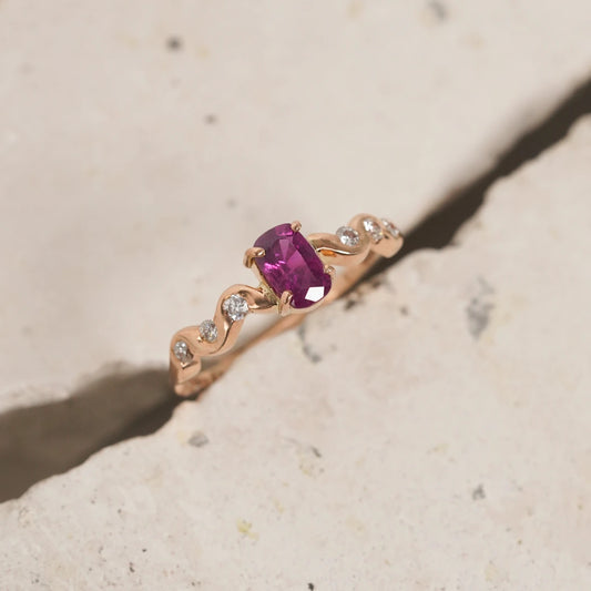 Anillo FairyTale Zafiro Morado y Diamantes