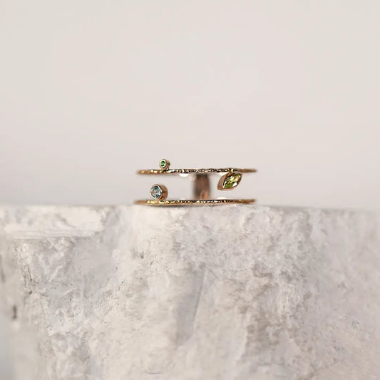 Anillo de Oro Doble Banda Mini Martillado Marquise 18k