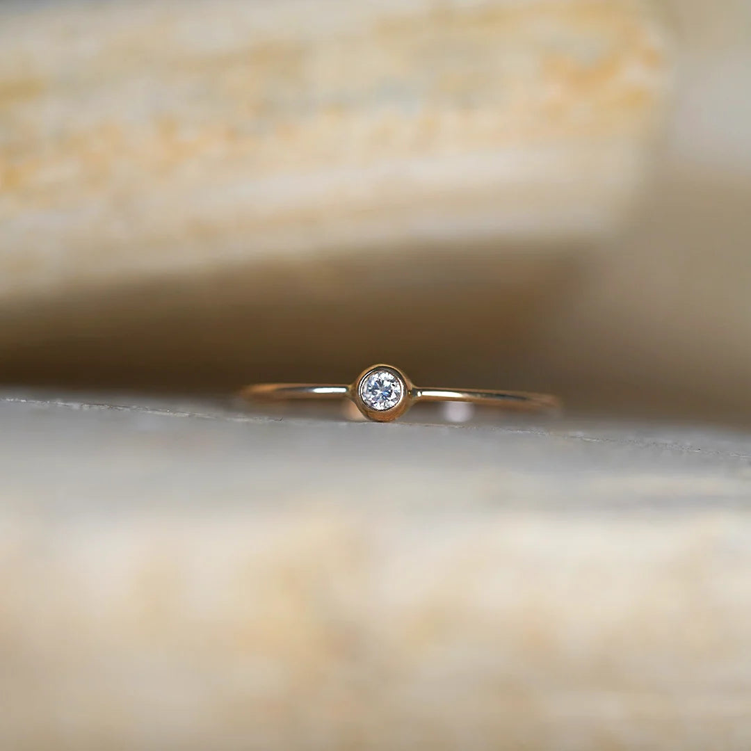 Anillo de Oro Petit 2.5 con Diamante 18k | Sissai Joyería 