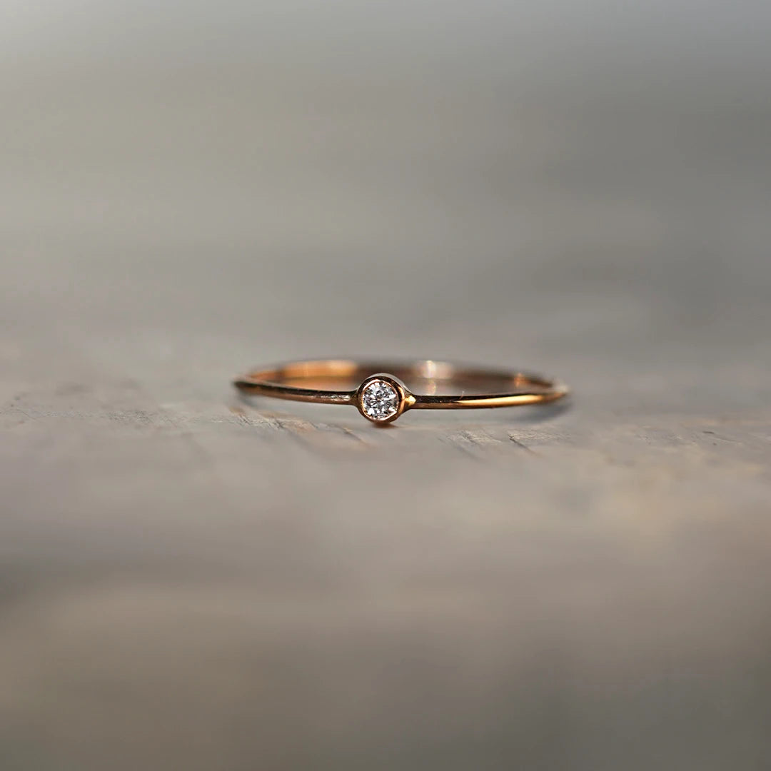 Anillo de Oro Petit Diamante 18k | Sissai Joyería 