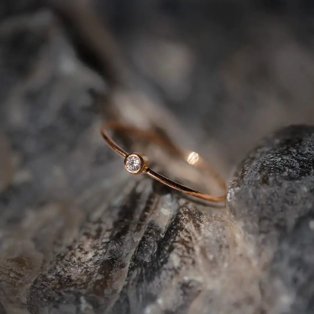 Anillo de Oro Petit Diamante 18k | Sissai Joyería 