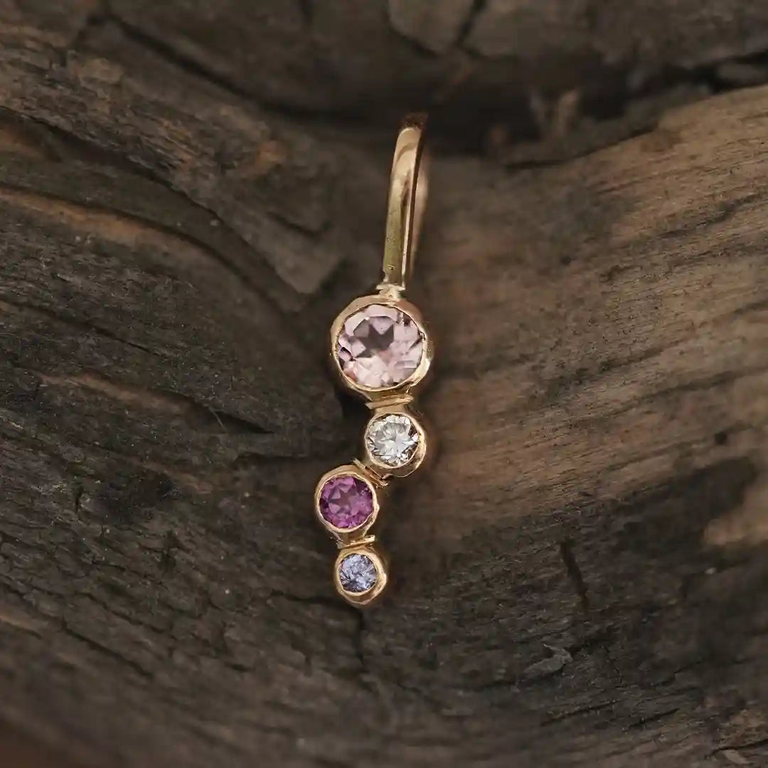 Dije de Oro Mini Dots 18k | Sissai Joyería 