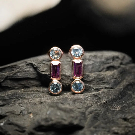 Aretes de Oro 18k Petit Baguette Aguamarina y Rodolita | Sissai Joyería 
