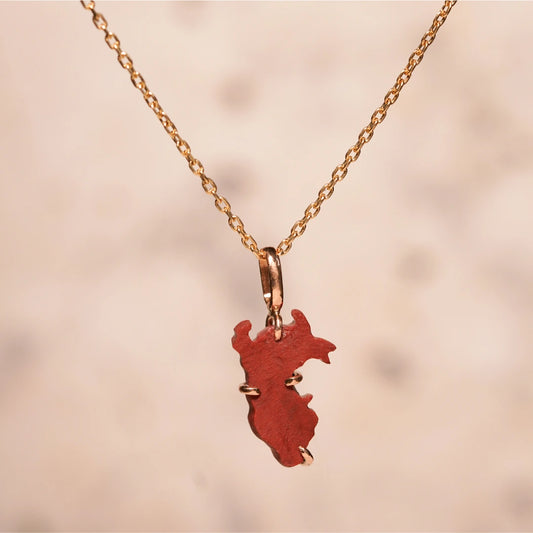 Dije de Oro 18K Mapa Perú Jaspe Rojo | Sissai Joyería 