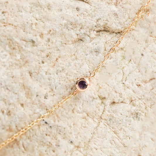 Pulsera de Oro 18k Solitario Mini Amatista | Sissai Joyería 